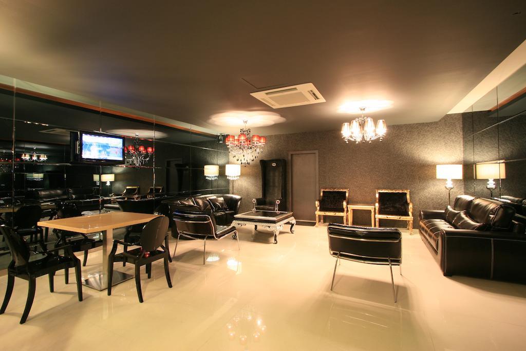 Artz Hotel Johor Bahru Buitenkant foto