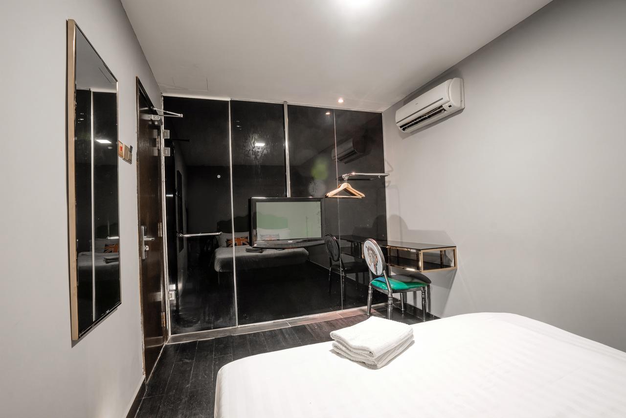 Artz Hotel Johor Bahru Buitenkant foto